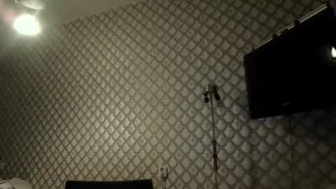 rob18997 online show from December 19, 7:10 pm