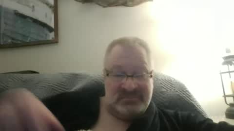 Snapshot of rob872217 chatting on March 2, 2:47 am rob872217 online show from March 2, 2:47 am