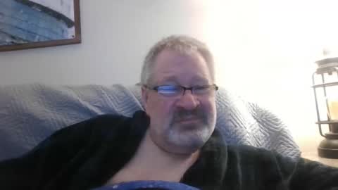 Snapshot of rob872217 chatting on April 4, 5:16 am rob872217 online show from April 4, 5:16 am