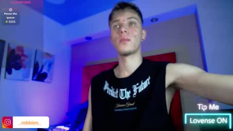 Snapshot of robbinblaze chatting on March 24, 5:01 am Robbin online show from March 24, 5:01 am