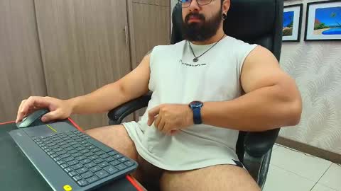 Robby online show from February 1, 3:05 am