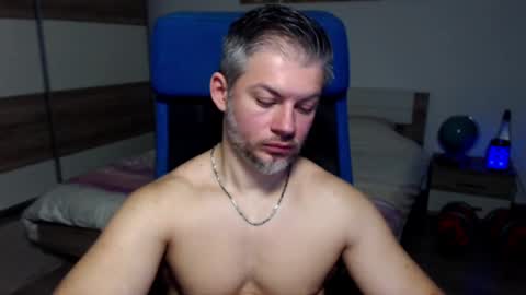 robbyshawz online show from December 8, 9:35 am