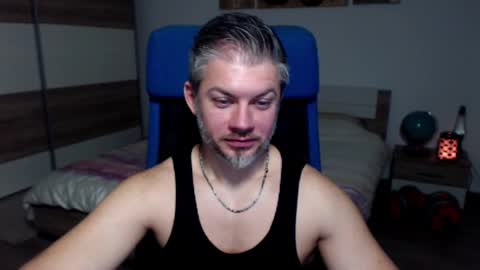 robbyshawz online show from December 18, 9:58 am