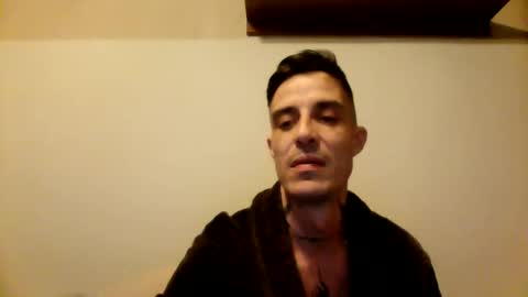 Snapshot of rober777xxl chatting on December 6, 7:34 pm rober777xxl online show from December 6, 7:34 pm