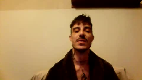 Snapshot of rober777xxl chatting on December 22, 1:55 am rober777xxl online show from December 22, 1:55 am