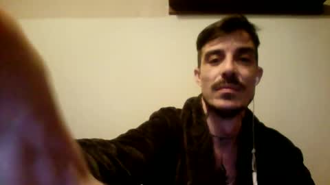 Snapshot of rober777xxl chatting on December 29, 7:43 pm rober777xxl online show from December 29, 7:43 pm