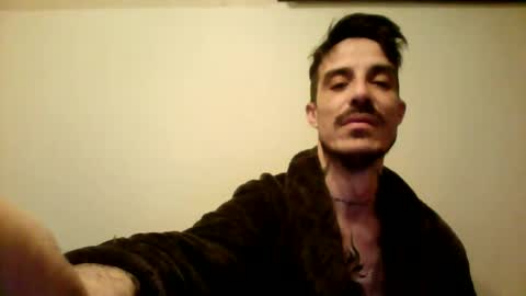 Snapshot of rober777xxl chatting on January 3, 3:38 am rober777xxl online show from January 3, 3:38 am