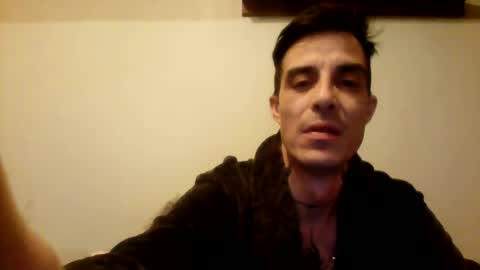 Snapshot of rober777xxl chatting on January 5, 1:56 am rober777xxl online show from January 5, 1:56 am