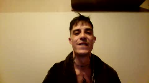 Snapshot of rober777xxl chatting on January 15, 2:27 am rober777xxl online show from January 15, 2:27 am
