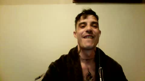 Snapshot of rober777xxl chatting on January 16, 10:44 pm rober777xxl online show from January 16, 10:44 pm