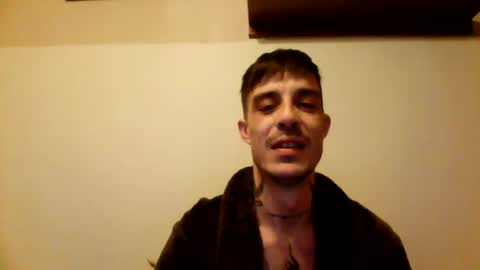Snapshot of rober777xxl chatting on January 19, 10:49 pm rober777xxl online show from January 19, 10:49 pm