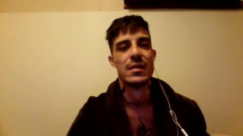 Snapshot of rober777xxl chatting on January 20, 2:32 am rober777xxl online show from January 20, 2:32 am