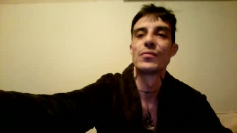 Snapshot of rober777xxl chatting on February 10, 2:19 am rober777xxl online show from February 10, 2:19 am