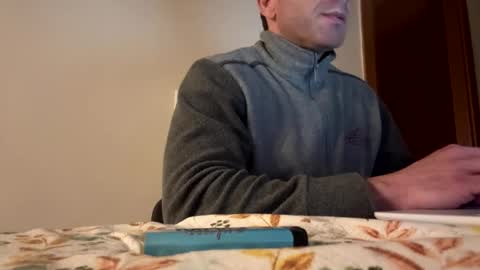 roberpierre_ho online show from March 15, 2:39 am