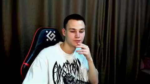 robert10211 online show from December 16, 8:30 am