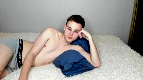 Snapshot of robert10211 chatting on April 24, 2:52 pm robert10211 online show from April 24, 2:52 pm