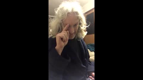 Snapshot of roberthorny69xxx chatting on February 27, 6:24 am Robert online show from February 27, 6:24 am