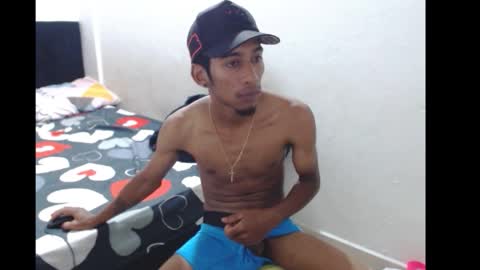 Snapshot of roberthycami2123 chatting on February 6, 12:48 am roberthycami2123 online show from February 6, 12:48 am