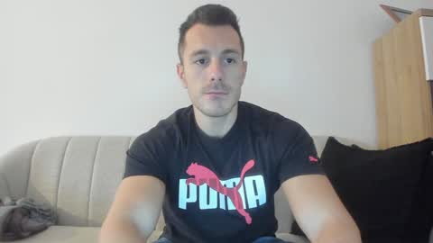 Snapshot of roberto4ever chatting on December 7, 11:29 am roberto4ever online show from December 7, 11:29 am