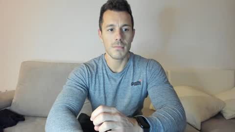 Snapshot of roberto4ever chatting on January 26, 6:48 pm roberto4ever online show from January 26, 6:48 pm