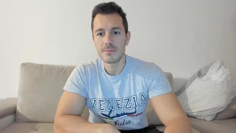 Snapshot of roberto4ever chatting on February 17, 5:47 am roberto4ever online show from February 17, 5:47 am