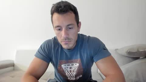 Snapshot of roberto4ever chatting on September 9, 3:00 pm roberto4ever online show from September 9, 3:00 pm