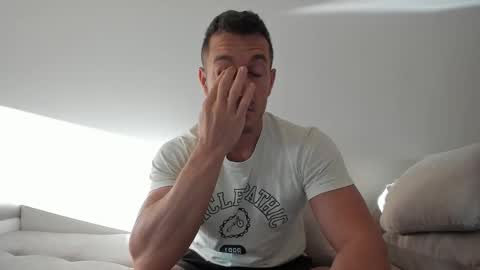 Snapshot of roberto4ever chatting on September 14, 5:06 am roberto4ever online show from September 14, 5:06 am