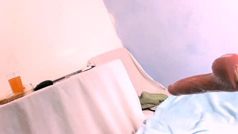 Snapshot of roberts_kloe chatting on February 7, 5:51 pm Roberts kloe online show from February 7, 5:51 pm