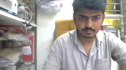 Snapshot of robertsalia220 chatting on July 14, 1:28 pm Robertsalia online show from July 14, 1:28 pm