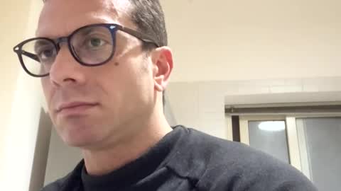 robespierre_ho online show from February 11, 7:41 pm