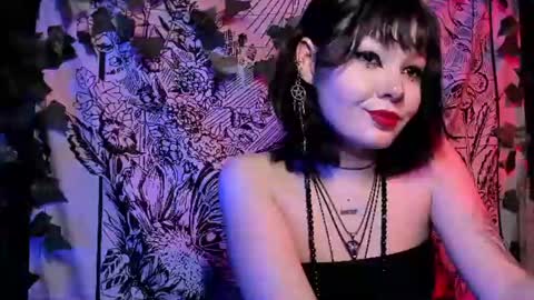 Snapshot of robin_harrington chatting on May 10, 8:25 pm Ronin online show from May 10, 8:25 pm