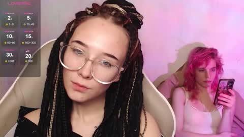 Snapshot of robin_yours chatting on November 16, 2:00 pm Robin your online show from November 16, 2:00 pm