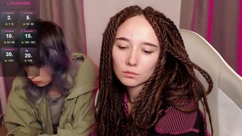 Snapshot of robin_yours chatting on April 6, 9:32 am Robin your online show from April 6, 9:32 am