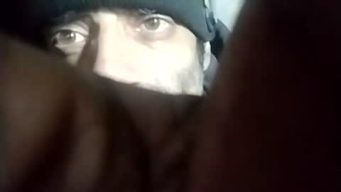 Snapshot of robincom23 chatting on December 23, 8:34 am R online show from December 23, 8:34 am