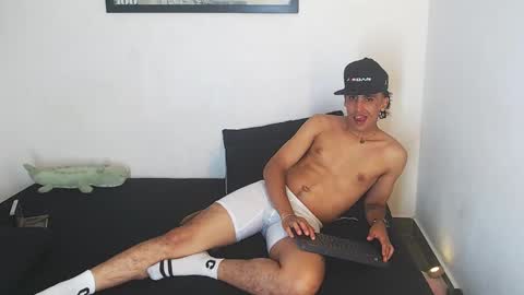 Snapshot of robisson_zack chatting on November 11, 2:55 am Robisson Zack online show from November 11, 2:55 am