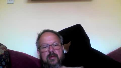Snapshot of robxx32 chatting on April 7, 9:21 am robxx32 online show from April 7, 9:21 am