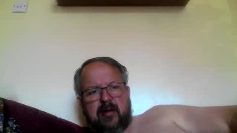 Snapshot of robxx32 chatting on April 29, 9:46 am robxx32 online show from April 29, 9:46 am