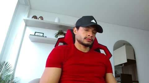 roby_millerr online show from October 11, 7:01 pm