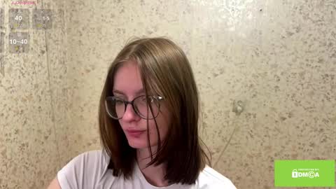 robynsentinella online show from March 27, 10:42 pm