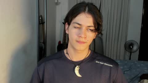 Snapshot of roca_inca chatting on January 1, 12:43 am roca inca online show from January 1, 12:43 am
