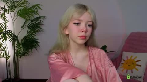 rochelle_dolly online show from June 29, 2:39 pm