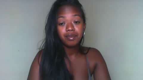 rochellinah online show from March 23, 7:23 am