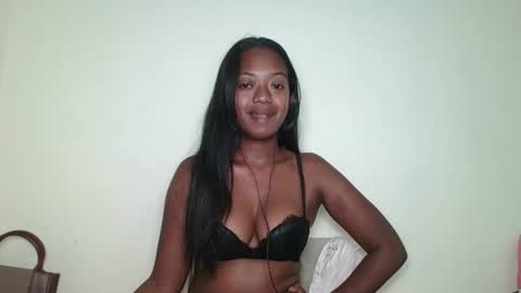 Snapshot of rochellinah chatting on April 25, 1:41 pm rochellinah online show from April 25, 1:41 pm