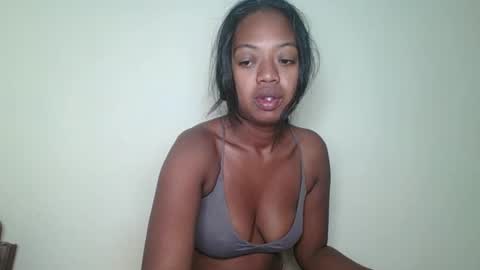 Snapshot of rochellinah chatting on May 3, 1:06 pm rochellinah online show from May 3, 1:06 pm