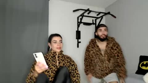 Snapshot of rocio_joan chatting on February 23, 1:35 am rocio_joan online show from February 23, 1:35 am