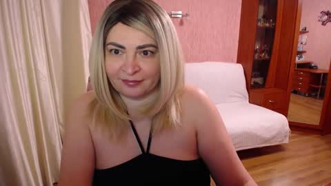 Snapshot of rocknlinxx chatting on February 4, 5:19 pm Rocknlinxx online show from February 4, 5:19 pm