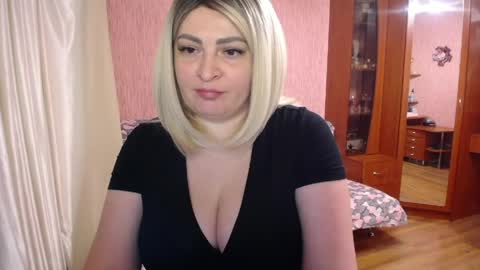 Snapshot of rocknlinxx chatting on April 3, 4:27 pm Rocknlinxx online show from April 3, 4:27 pm