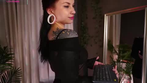 Roxy online show from June 15, 8:33 pm
