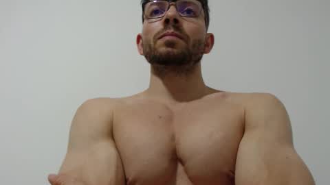 rocky muscle online show from March 25, 3:01 am