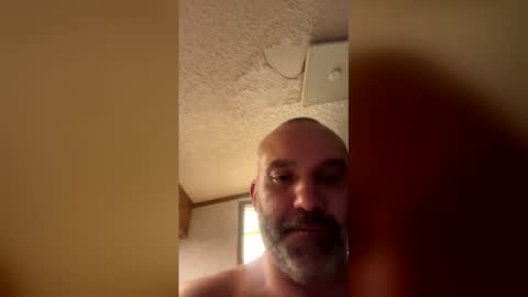 Snapshot of roddyt1127 chatting on April 5, 3:47 am roddyt1127 online show from April 5, 3:47 am